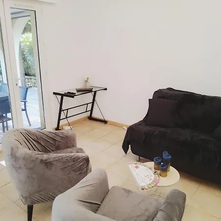 Maison 115m2 - 400 M De La - Parking Fréjus