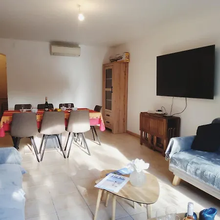 Maison 115m2 - 400 M De La - Parking Villa *