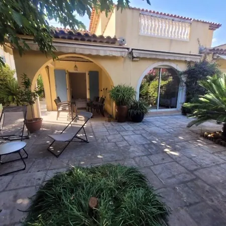 Maison 115m2 - 400 M De La - Parking Villa Fréjus