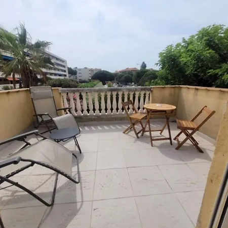 Villa Maison 115m2 - 400 M De La - Parking Fréjus
